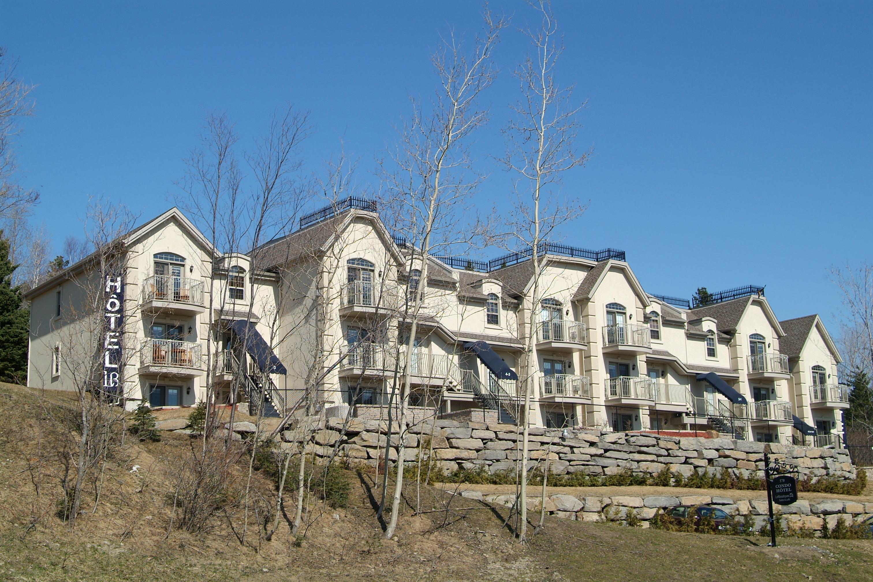 Hotel St-Sauveur Saint-Sauveur-des-Monts Dış mekan fotoğraf