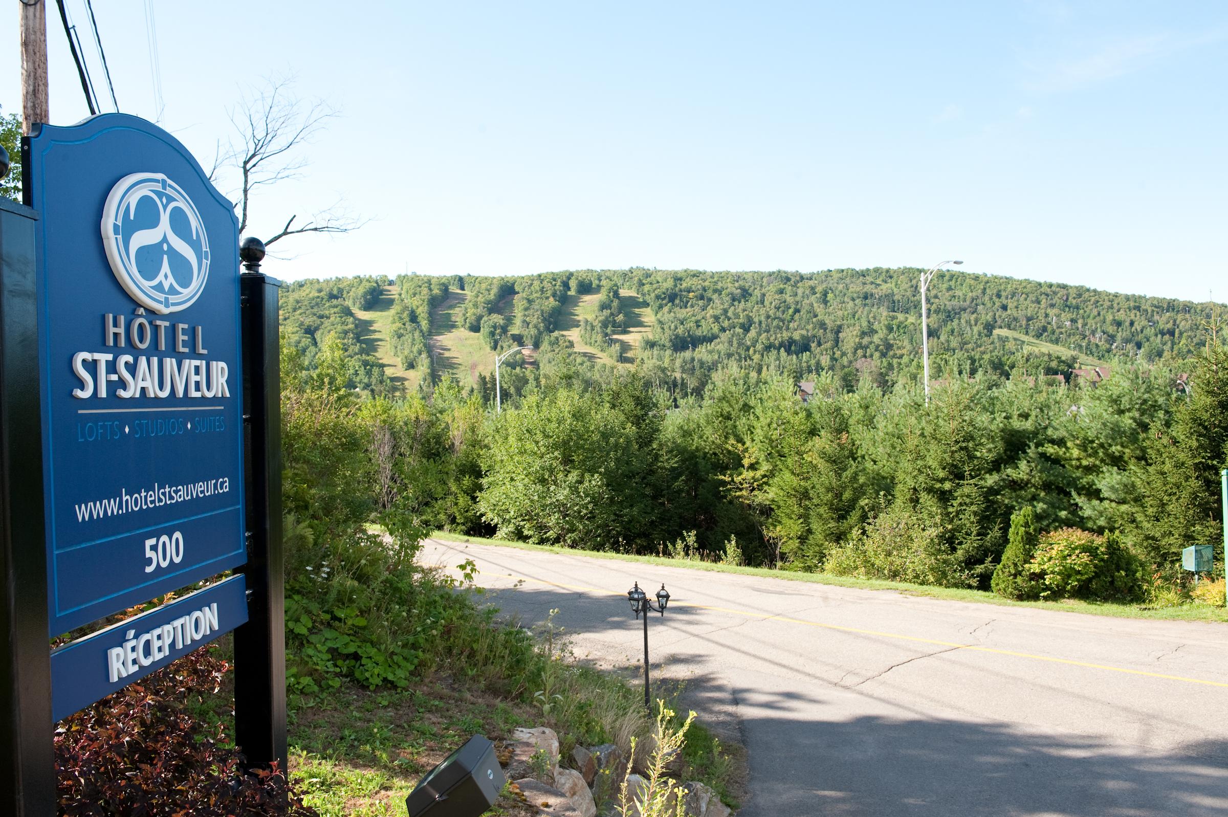 Hotel St-Sauveur Saint-Sauveur-des-Monts Dış mekan fotoğraf