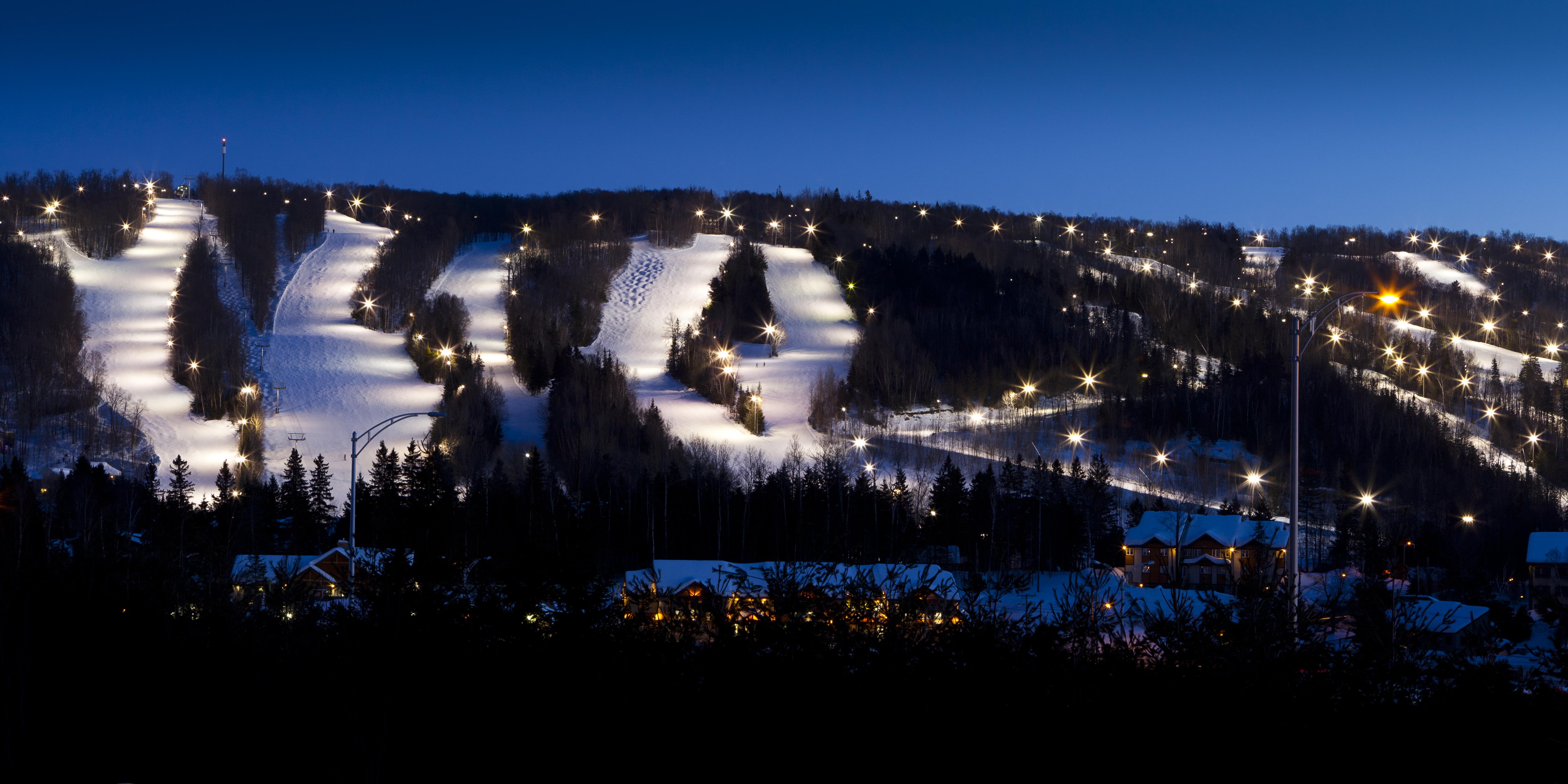 Hotel St-Sauveur Saint-Sauveur-des-Monts Dış mekan fotoğraf