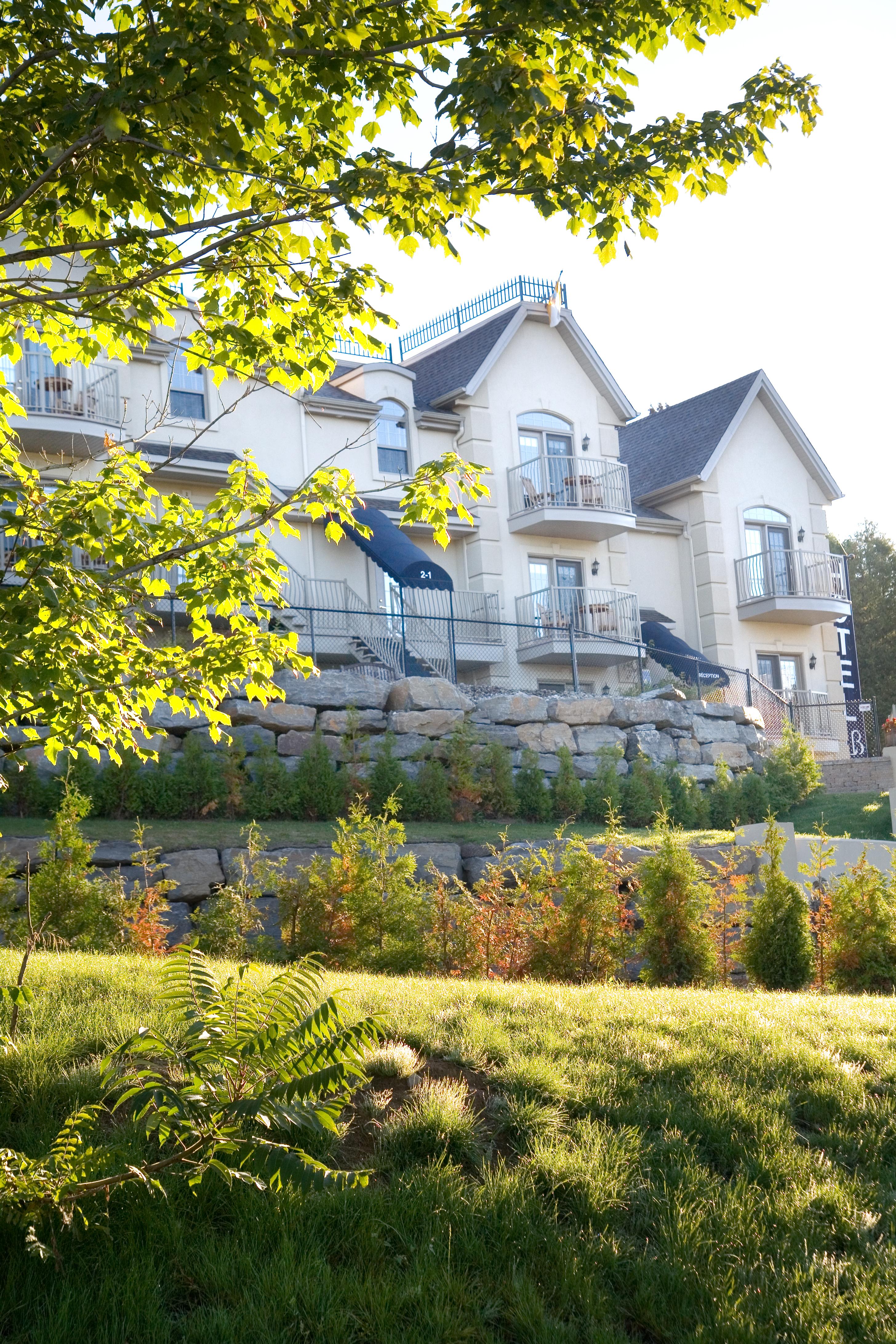 Hotel St-Sauveur Saint-Sauveur-des-Monts Dış mekan fotoğraf