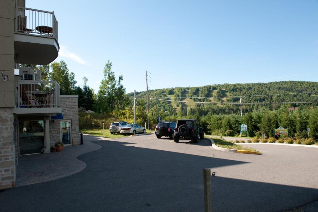 Hotel St-Sauveur Saint-Sauveur-des-Monts Dış mekan fotoğraf